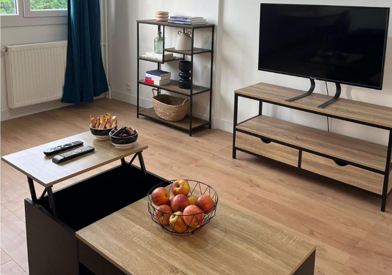 Le Montreuillois ! Parking Prive Et Metro A Proximite Apartment Exterior photo