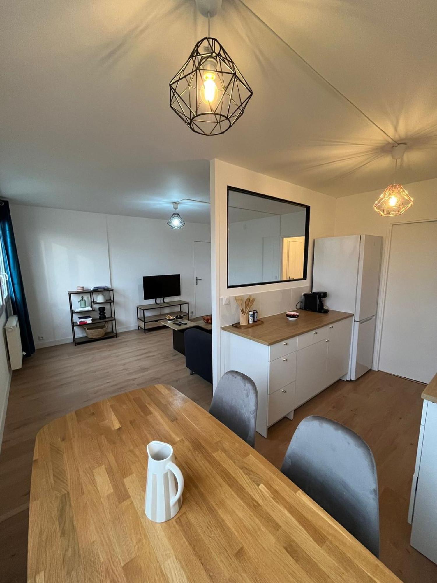 Le Montreuillois ! Parking Prive Et Metro A Proximite Apartment Exterior photo